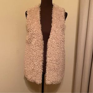 Women’s faux fur vest